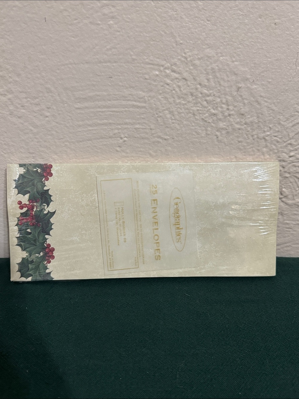 Geographics Holiday Letterhead and Envelopes Set - Cream and Winter Scene - Picture 7 of 11